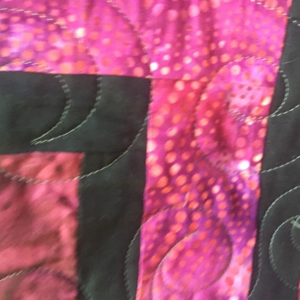 Handmade Quilt.   - Picture 10 of 13